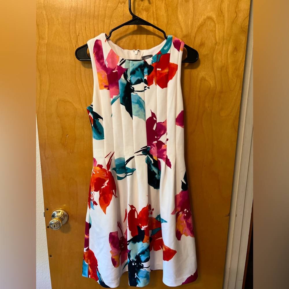 Vince Camuto Size 8